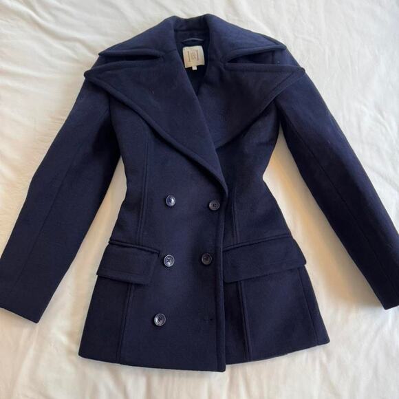 Helsa the dramatic peacoat in - Picture 6 of 7